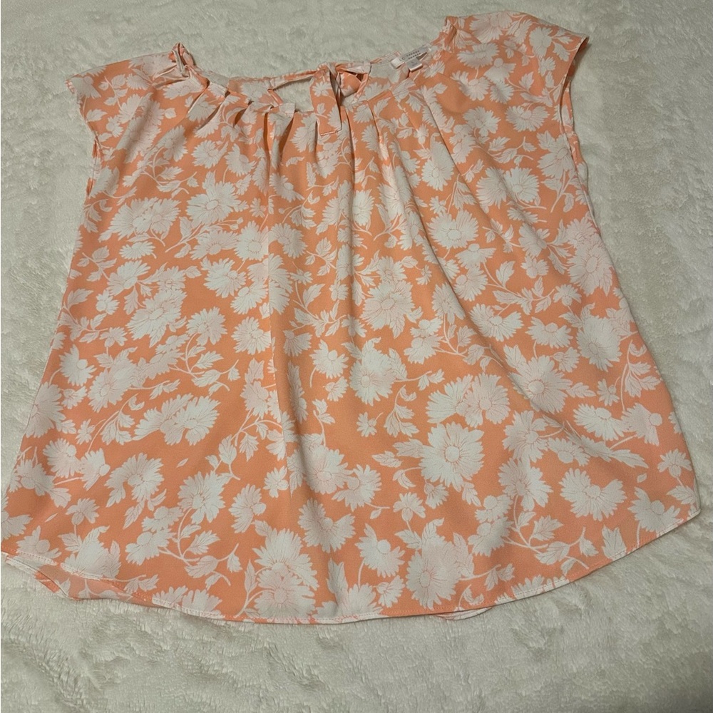 LC Lauren Conrad Peach and White Floral Top